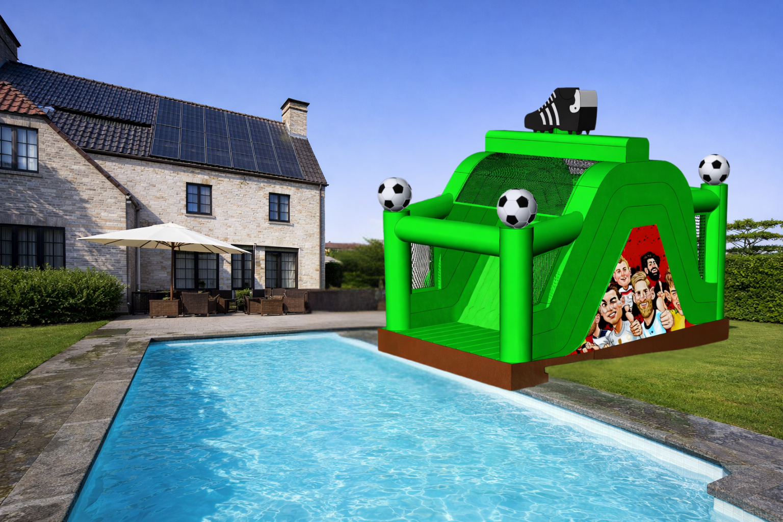 Glijbaan Voetbal naast het water