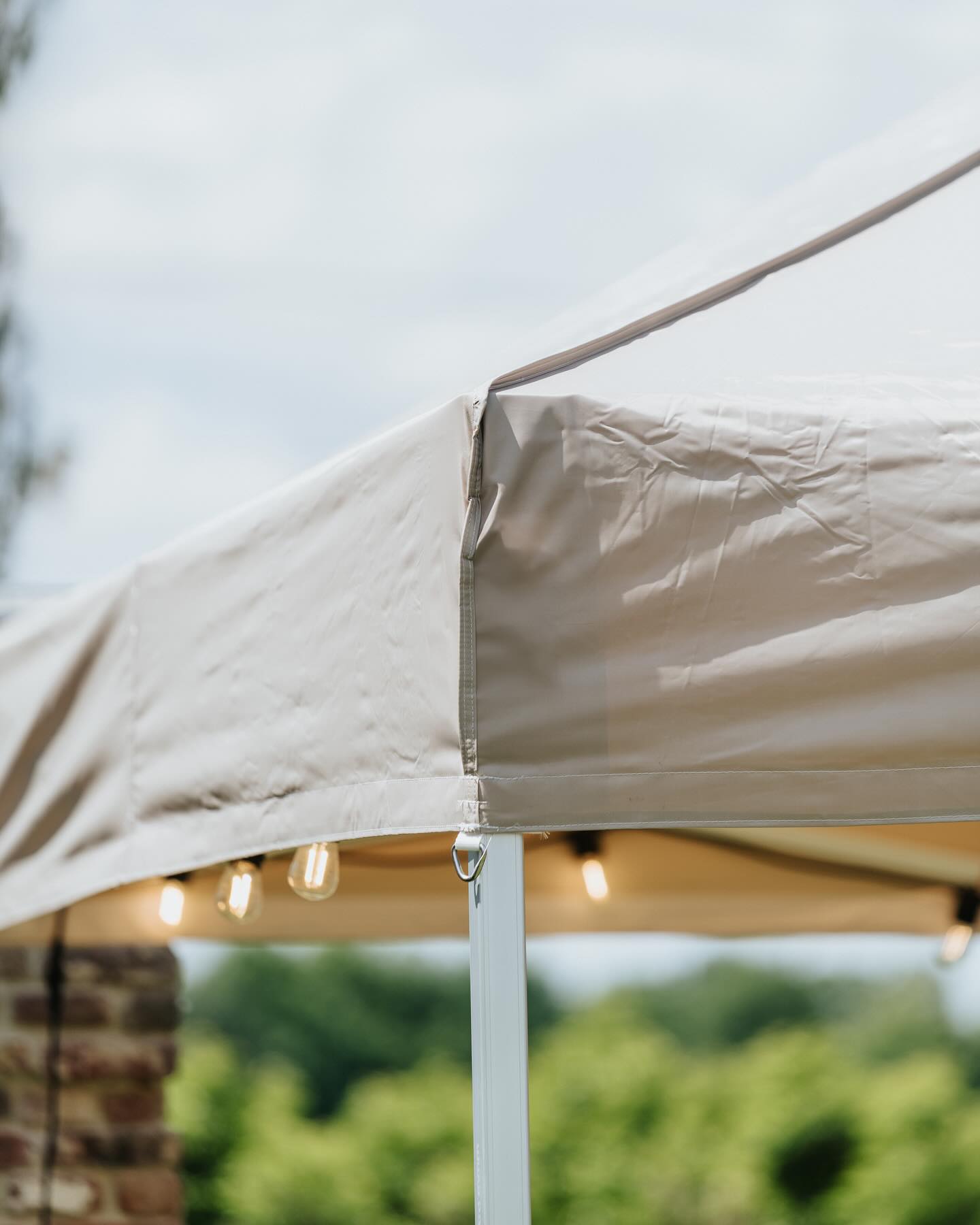 Tentencombi Hemiksem 4x16m Zandkleur incl verankering gras (zonder zijwanden)