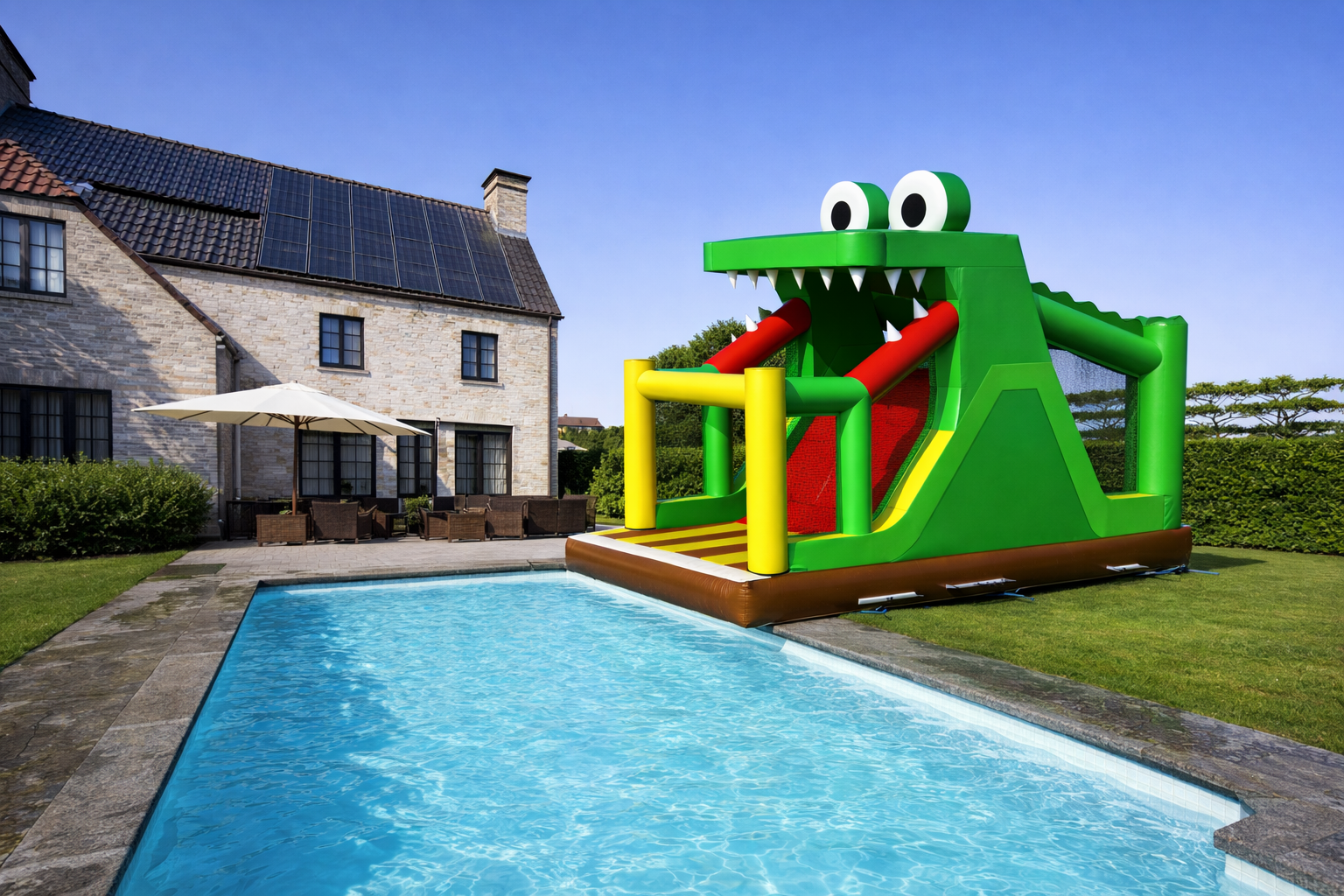 Glijbaan Kroko naast het water