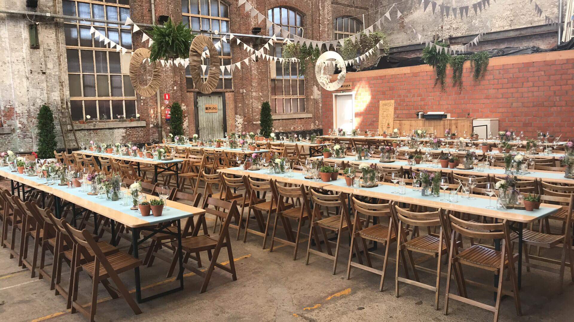 tafels huren voor koffietafel begrafenis uitvaart afscheid