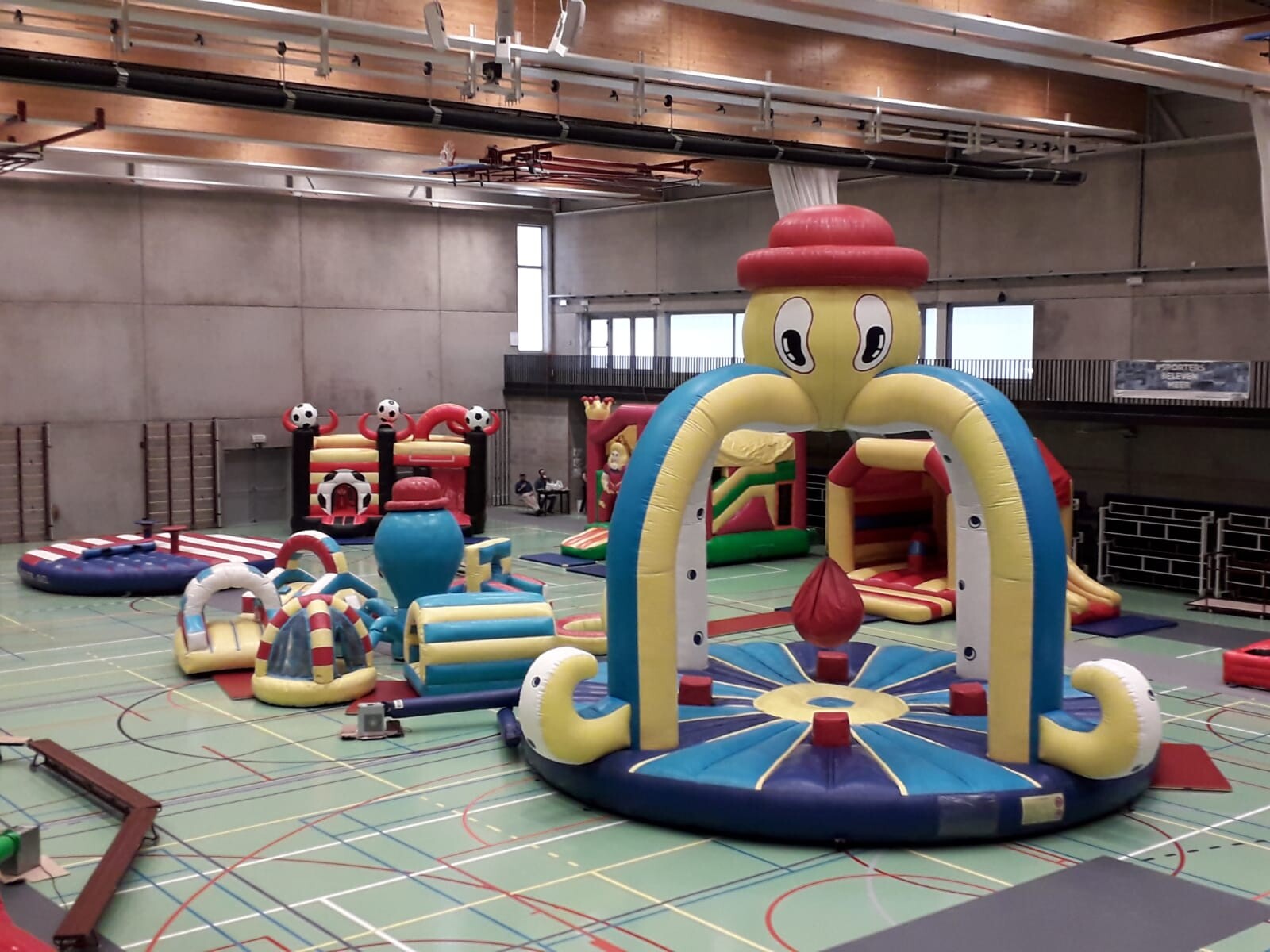 Verschillende attracties en spelen in Assenede van Eventa Rent