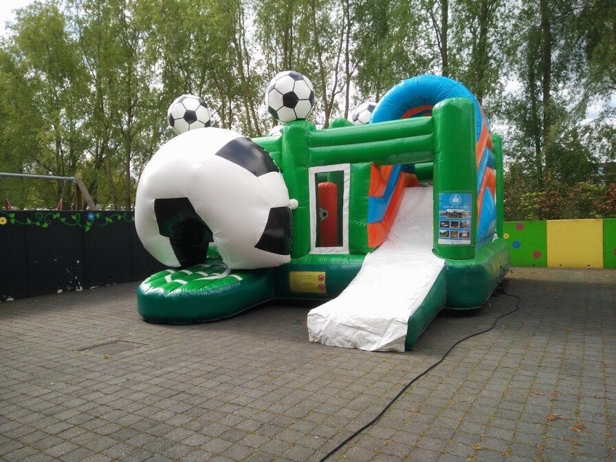 Mulitplay voetbalspringkasteel in het Antwerpse