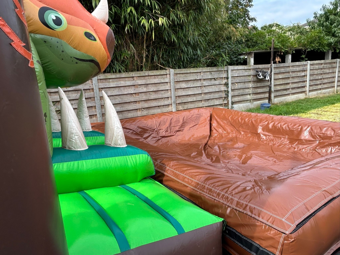 Springkasteel multiplay Dino met Zwembad